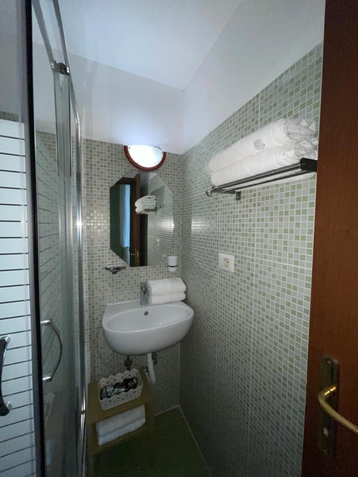 Guest House Meret Ρώμη Εξωτερικό φωτογραφία