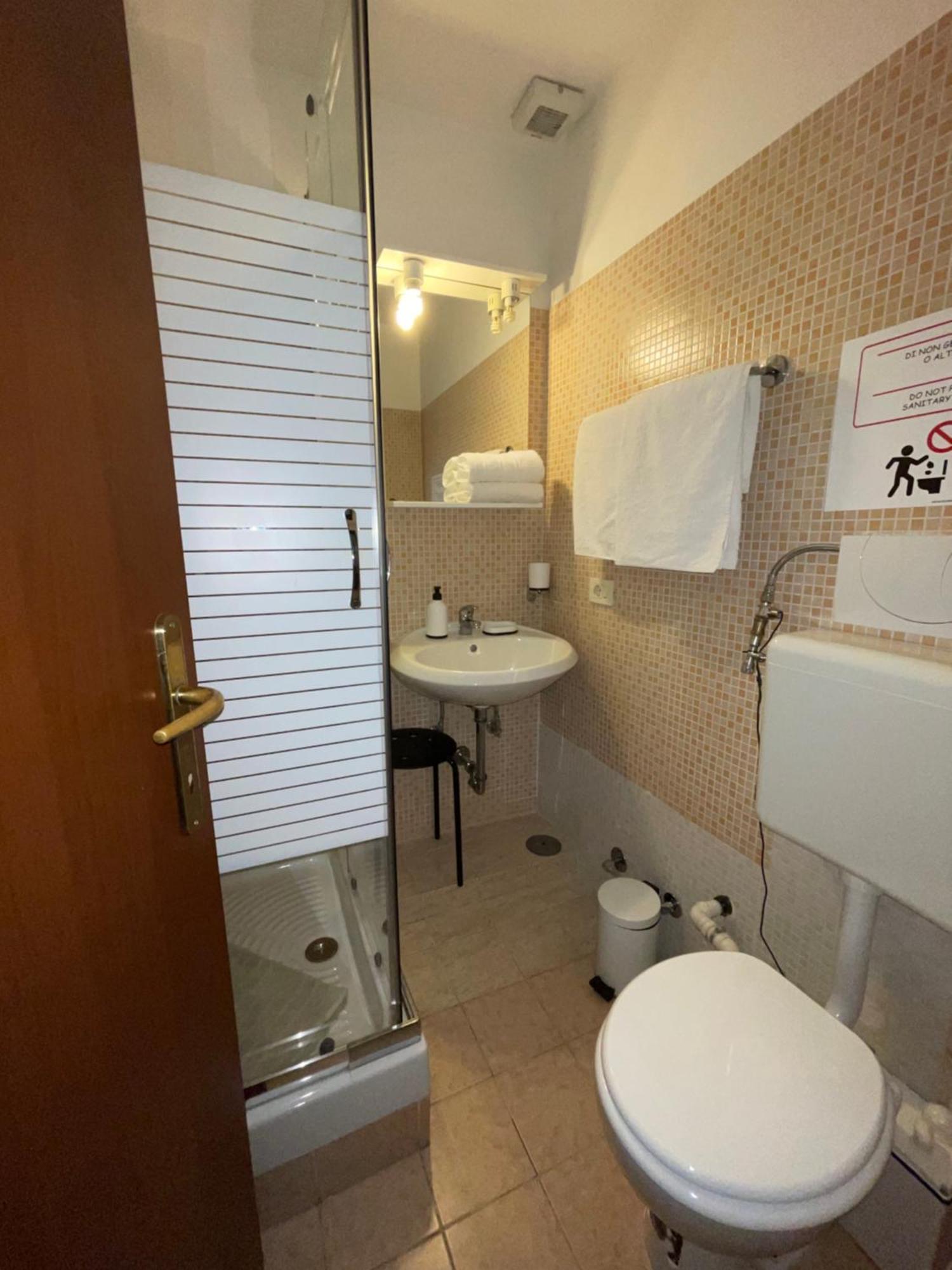 Guest House Meret Ρώμη Εξωτερικό φωτογραφία