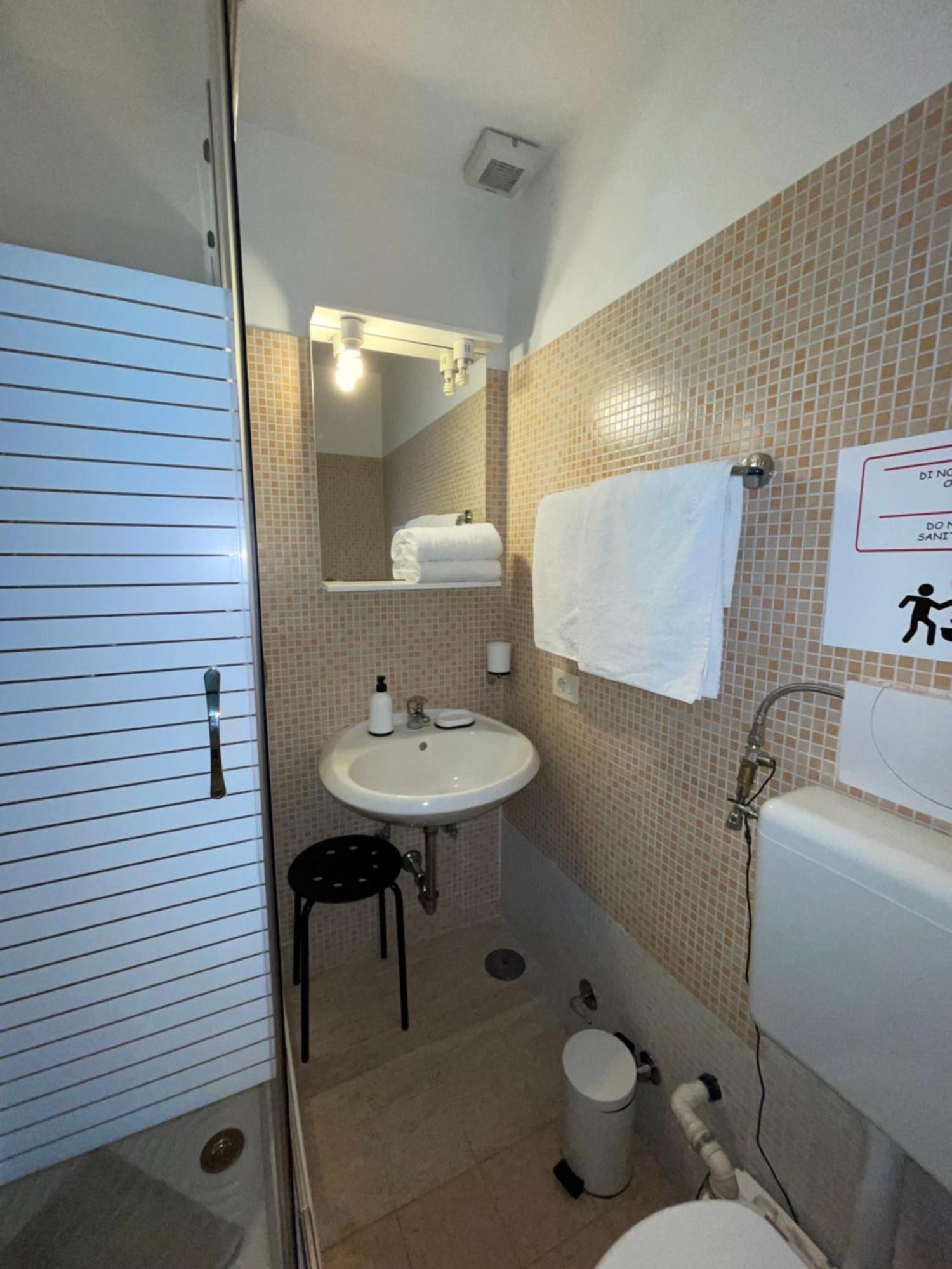Guest House Meret Ρώμη Εξωτερικό φωτογραφία